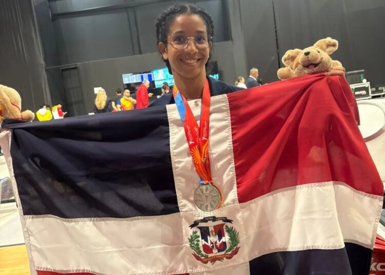 Cándida Vásquez: Ayacucho deslumbra con su baño de oro y plata