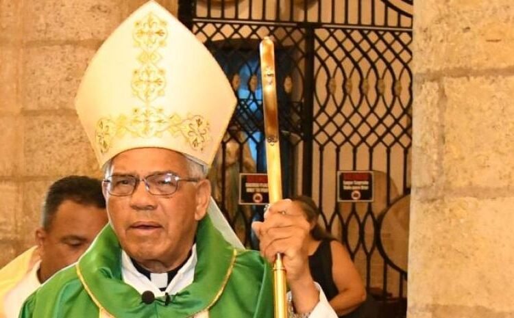 Francisco Ozoria: El arzobispo al que le quitaron funciones administrativas ¿Quién es
