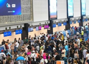 Aduanas sin Sorpresas: La Guía Esencial del Viajero para Entrar y Salir del País