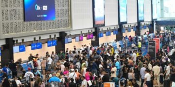 Aduanas sin Sorpresas: La Guía Esencial del Viajero para Entrar y Salir del País