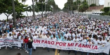 Marcha ‘Un Paso por Mi Familia’ Desata Fenómeno Nacional: ¡Miles de Personas en Acción!