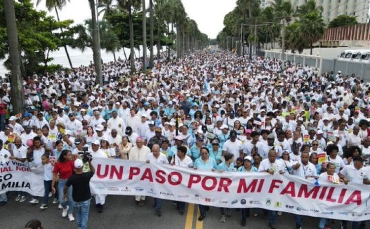 Marcha ‘Un Paso por Mi Familia’ Desata Fenómeno Nacional: ¡Miles de Personas en Acción!