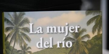 Vivian Jiménez Quiñones: La periodista que debuta con «La mujer del río», su imperdible libro de cuentos