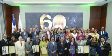 ¡60 Años de Voz! ENLO Otto Rivera Honra a Locutores Legendarios de Varias Generaciones