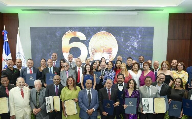 ¡60 Años de Voz! ENLO Otto Rivera Honra a Locutores Legendarios de Varias Generaciones