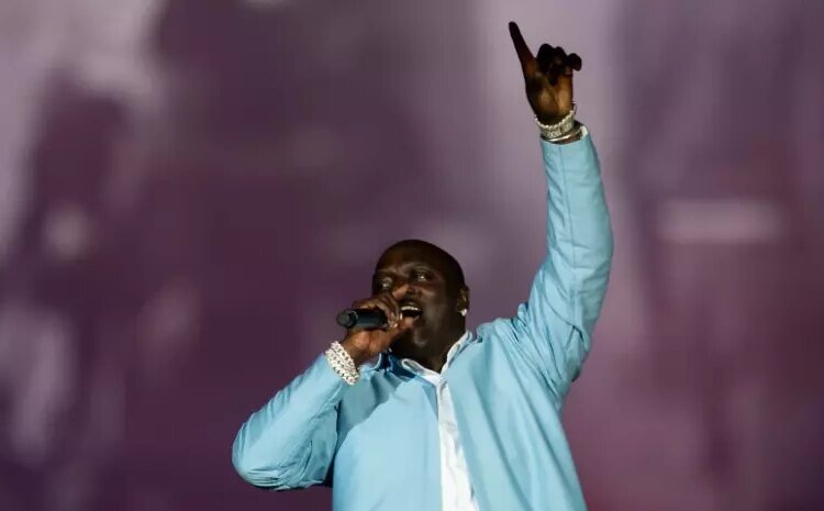 ¡De no creer! Akon arrestado por no ir a corte por multa de licencia suspendida