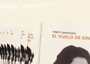 El libro de Yinett Santelises que tiene a Santiago en boca de todos