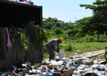 ¡Alerta Sanitaria en El Almirante Caña! Basura y filtrante colapsan la salud