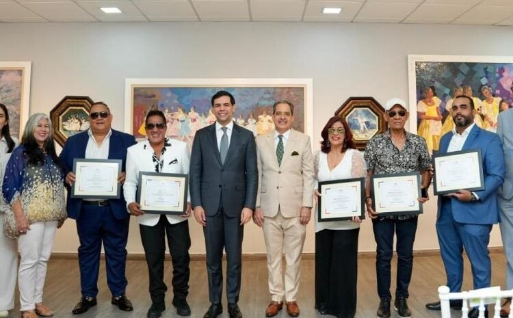 Seis leyendas del merengue inmortalizadas en galería permanente de Cultura