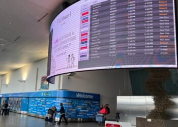 Cierre de Gobierno paraliza Aeropuertos NY: ¡Caos aéreo!