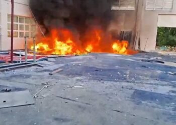 Chispa de soldadura + colchón: ¡Fuego voraz devora instalaciones!