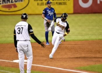 Águilas Cibaeñas vs Tigres del Licey: ¡Choque de Titanes!
