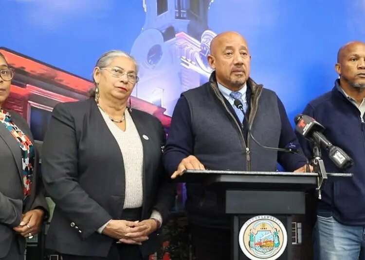 Brian DePeña, Reelecto Alcalde de Lawrence: «¡Triunfó el Orgullo Dominicano!»