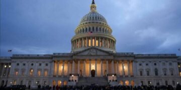 EEUU al borde: Senado en sesión dominical histórica contra el cierre federal