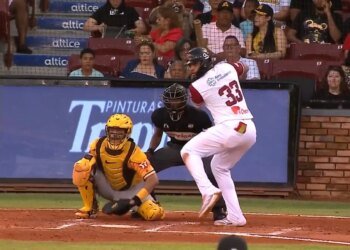 Gigantes cortan el vuelo perfecto de las Águilas en LIDOM