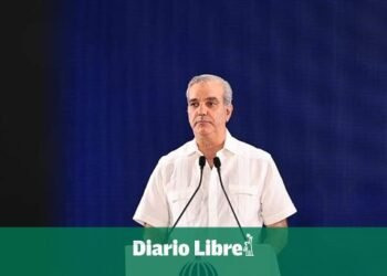 Abinader destapa su agenda: entre el altar y la bandera