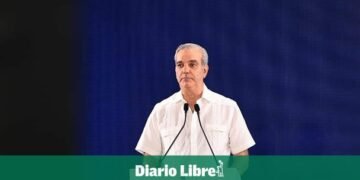 Abinader destapa su agenda: entre el altar y la bandera