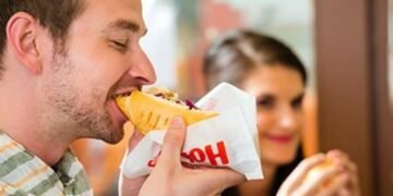 ALERTA ROJA: Consumo de ultraprocesados explica auge de cáncer de colon en jóvenes