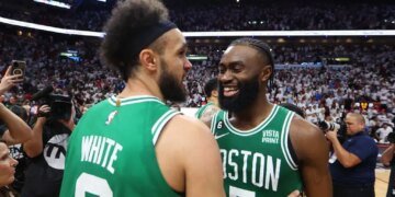 Celtics Rompen la Imparable Racha de 13 Triunfos de los Pistons