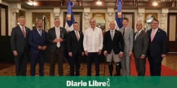 Abinader recibe a la poderosa delegación bipartidista de EE UU