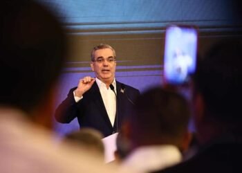 Luis Abinader EN VIVO: El Semanal que Marca la Agenda