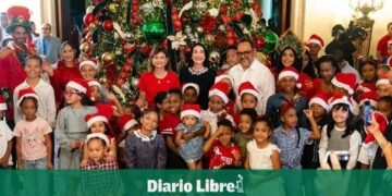 Palacio Nacional Deslumbra: Su Árbol de Navidad ya ilumina la capital