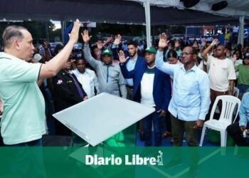 Fuerza del Pueblo ‘pesca’ del PRM y PLD: Anuncian juramentaciones que agitan la política