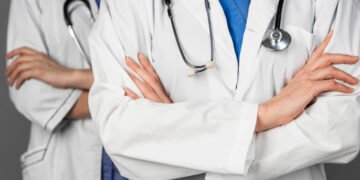 Médicos: Detener procedimientos hace más daño que bien