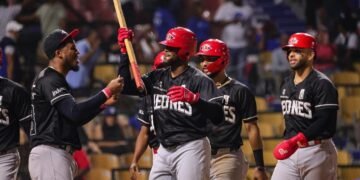 Alexander Canario imparable: ¡2 de 4 jonrones del equipo aplastan a Licey en paliza!