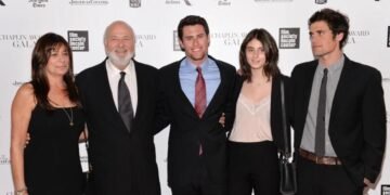 Hijo de Rob Reiner arrestado sin fianza por asesinato de director y su esposa