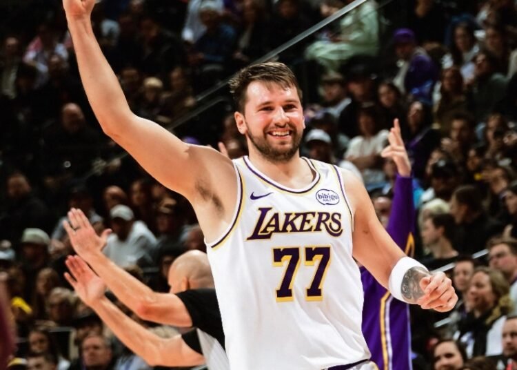 Lakers Imparables: Séptima Victoria Consecutiva los Afianza en la Cima