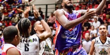 Luismal en modo BESTIA: 33 puntos y 20 rebotes lideran el triunfo de Máximo Gómez