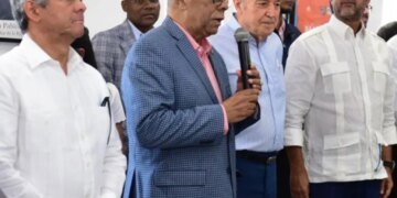 Ray Guevara sopesa fusión histórica para el fútbol dominicano