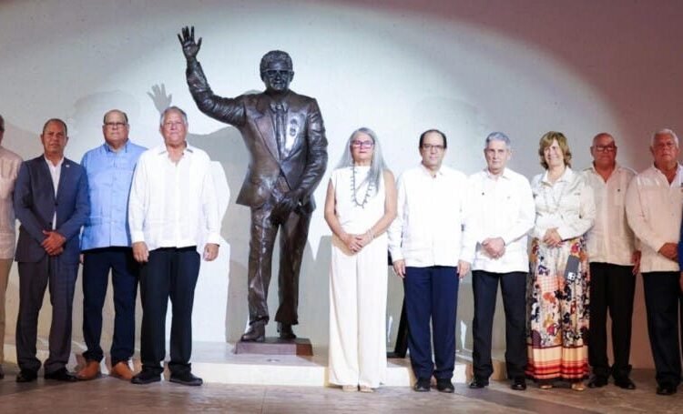 Monumento a Wiche: La Magnificencia que Immortaliza Su Memoria