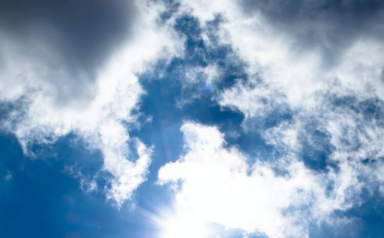 ¡Viernes de Sol Nacional! Atención: Chubascos aislados por la tarde