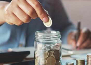 Ahorrar con Sueldo Mínimo: El Hábito Viral que Transformará tus Finanzas