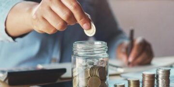 Ahorrar con Sueldo Mínimo: El Hábito Viral que Transformará tus Finanzas