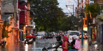 ¡Alerta Nochebuena! Lluvias y oleaje intenso impactan la víspera festiva