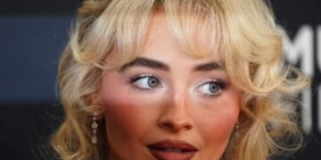 Sabrina Carpenter y Franklin the Turtle condenan a Trump por usar su música