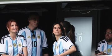 Dua Lipa Conquista América Latina: Su Gira es Pura Samba, Fútbol y Tacos