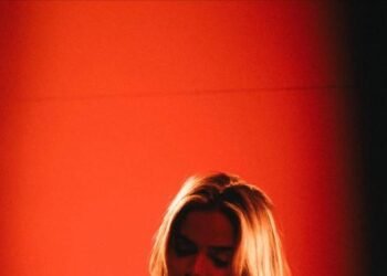 ¡Impacto Total! Karol G estrena «La Premiere» por Color Visión y ENCIENDE la pantalla