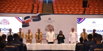 Abinader Impulsa Seguridad: ¡865 Nuevos Agentes Migratorios se Gradúan para Reforzar el Control!
