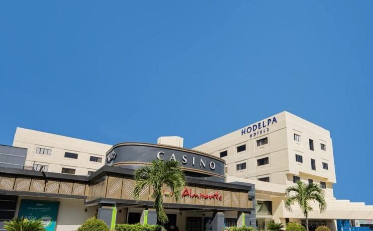 Santiago en Ebullición: Edmundo Aja y los 35 Años del Gran Almirante Desvelados