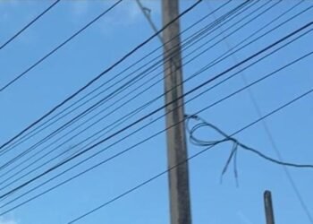 Fuego arrasa Rubiera Refricentro en Autopista 6 de Noviembre