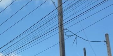 Fuego arrasa Rubiera Refricentro en Autopista 6 de Noviembre