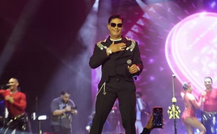 Raulín Rodríguez Incendia el Cibao: Dos Noches de Bachata Épica en la Gran Arena