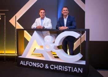 Vendedor, Multiplica tus Ventas: La Tecnología es tu Arma Secreta