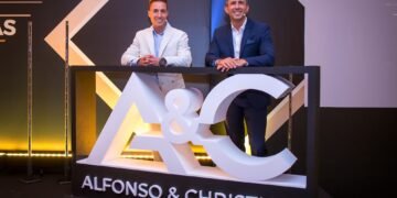 Vendedor, Multiplica tus Ventas: La Tecnología es tu Arma Secreta