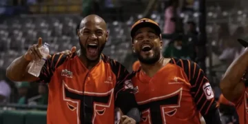 ¡Épico Grand Slam de De la Cruz! Toros fulminan a Estrella