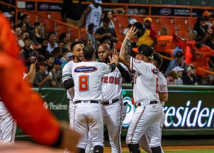 Toros Desatan Furia Devorando a Gigantes Desde el Arranque
